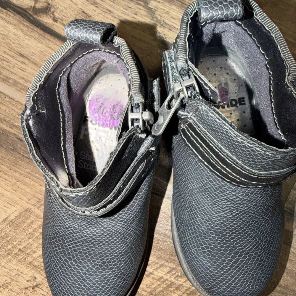 Step & Stride Harper Glitter Gray Booties Toddler Girl 6.5 For Wide Feet